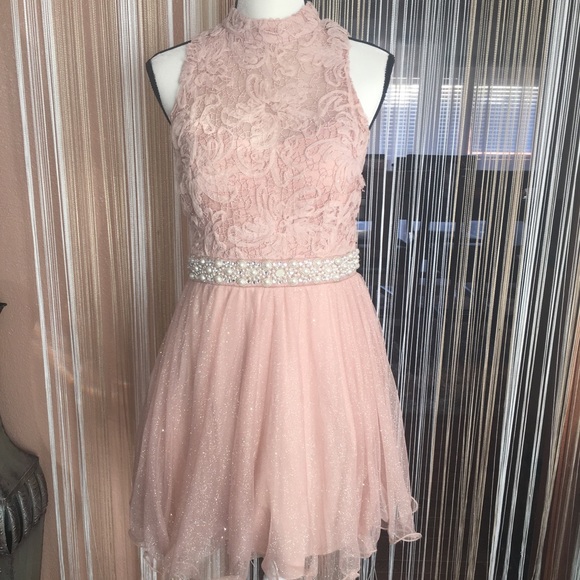 City Triangles Dresses & Skirts - 🌟HOST🌟PICK 🌟City Triangles 🌸 dress